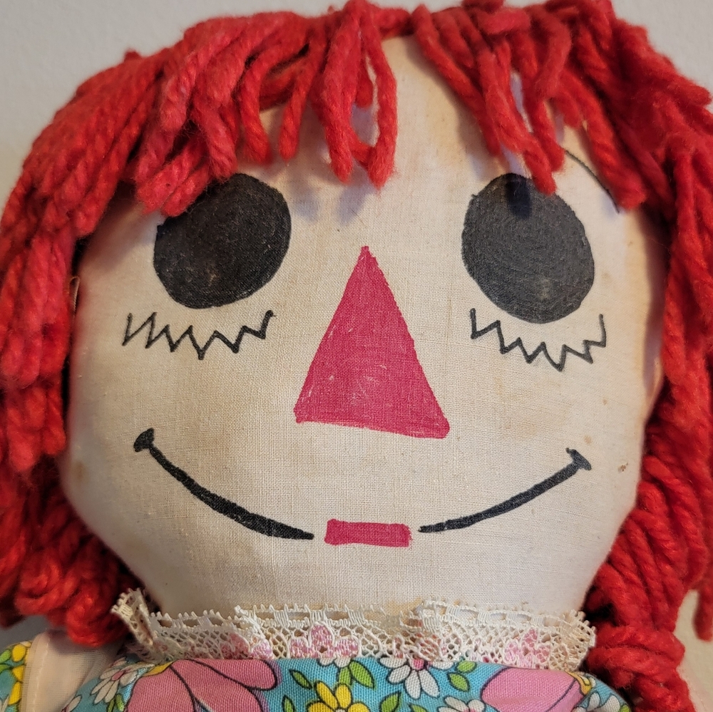 Large Raggedy Ann doll - Picture 2 of 8